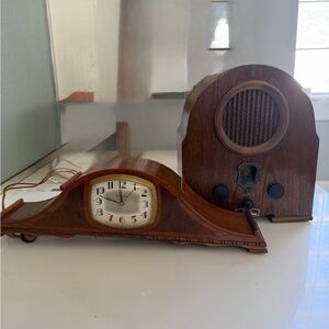 🕰️📻 Vintage Wood Décor Set – Ingraham Clock + Welbilt Radio
